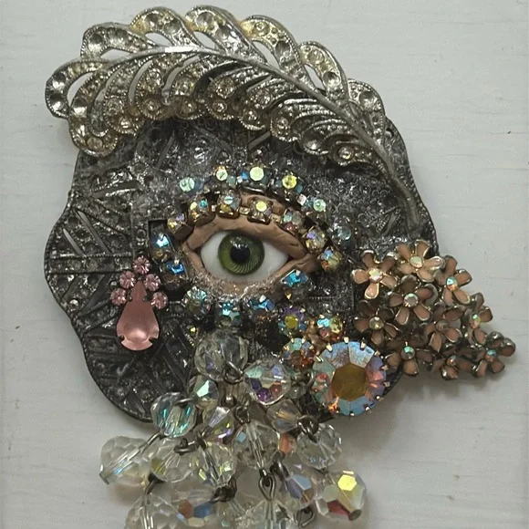 Third Eye Ophanim Brooch 🤍 - Picture 3 of 10